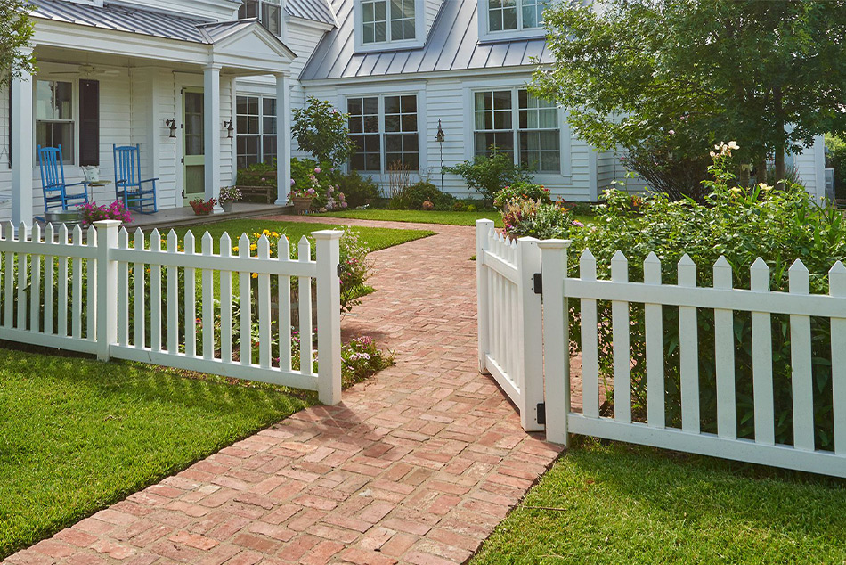 Оградата може да има различни функции